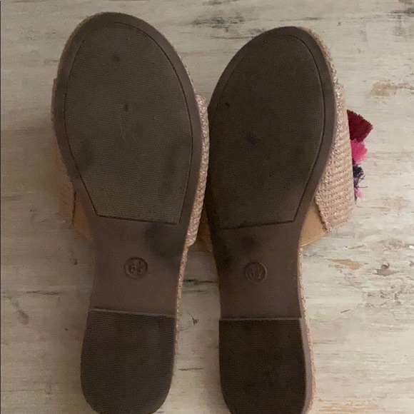 Sandals - Picture 3 of 4